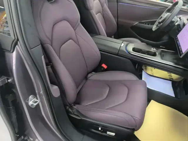 Xiaomi SU7 — Фото автомобиля 24