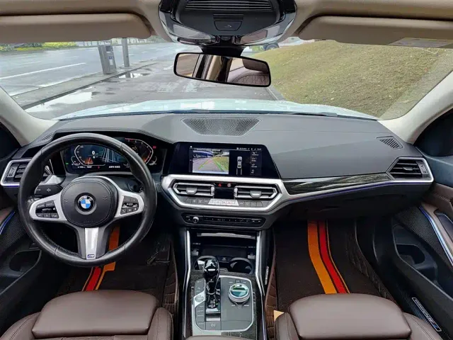 BMW 3 Series — Фото автомобиля 10
