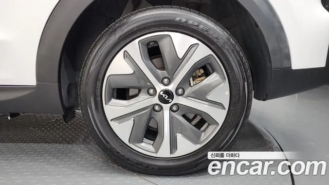 Kia Niro — Фото автомобиля 6