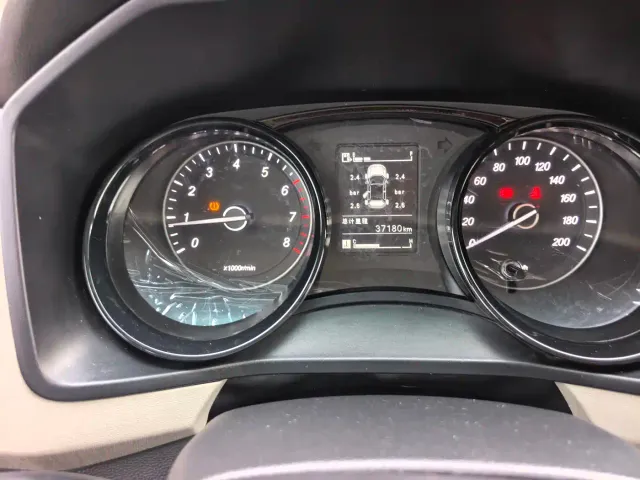 Wuling Zhengcheng — Фото автомобиля 20
