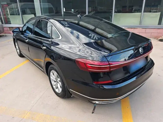 Volkswagen Passat — Фото автомобиля 4