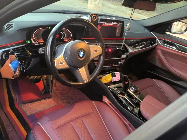 BMW 5 Series — Фото автомобиля 12