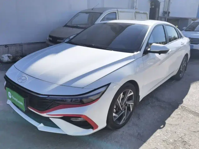 Фотография автомобиля — Hyundai Elantra