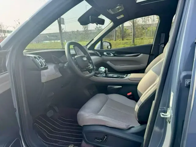 Geely Boyue L — Фото автомобиля 4