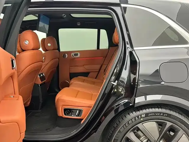 Li Auto L7 — Фото автомобиля 13