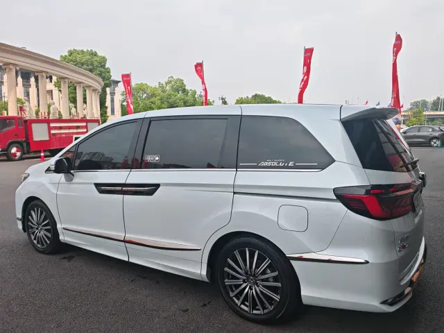Honda Elysion — Фото автомобиля 7