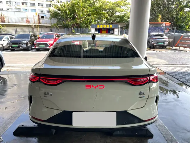 BYD Qin L — Фото автомобиля 4