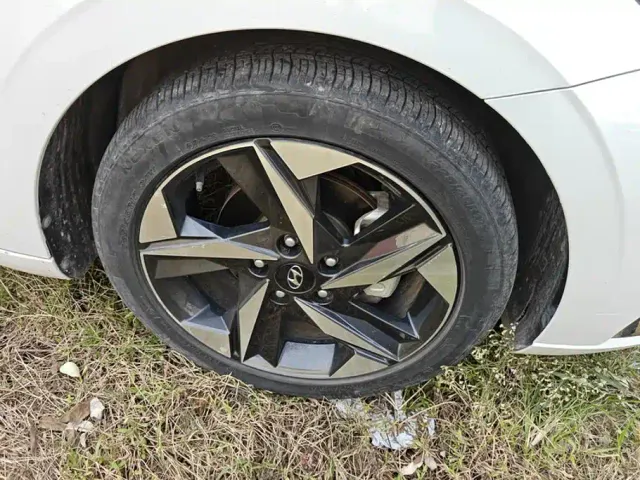 Hyundai Elantra — Фото автомобиля 6