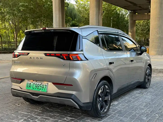 GAC Aion Y — Фото автомобиля 11