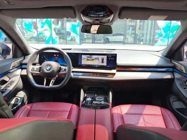 BMW 5 Series — Фото автомобиля 29