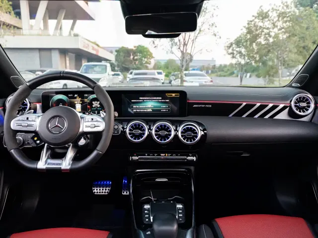 Mercedes-Benz CLA-Class AMG — Фото автомобиля 6