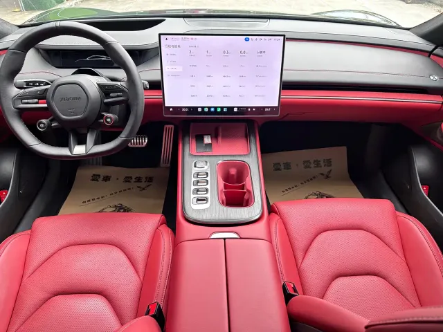 Xiaomi SU7 — Фото автомобиля 13