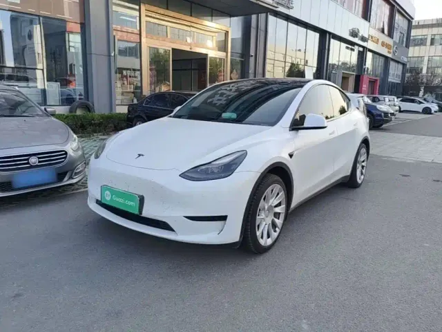 Фотография автомобиля — Tesla Model Y