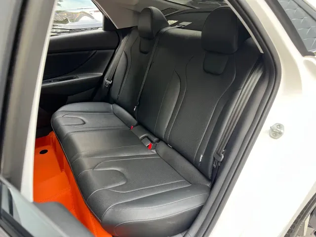 Hyundai Elantra — Фото автомобиля 11