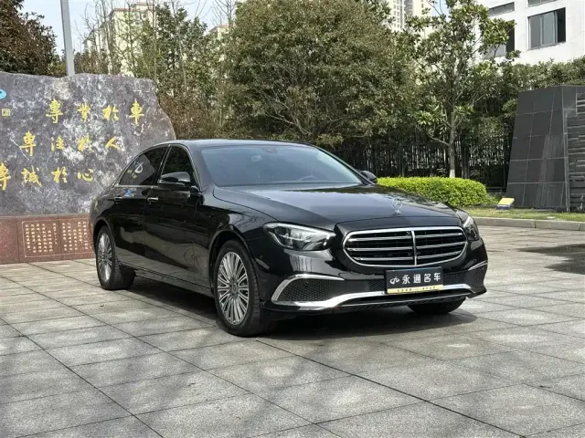 Mercedes-Benz E-Class — Фото автомобиля 3