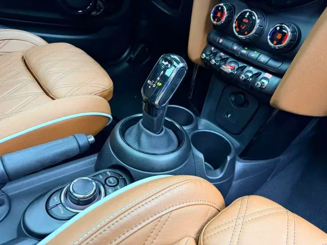 MINI Hatch — Фото автомобиля 11