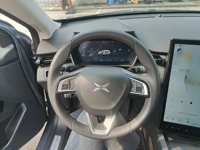 Xpeng G3 — Фото автомобиля 10