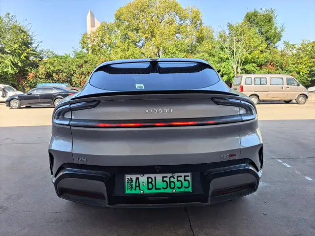 Xiaomi YU7 — Фото автомобиля 15