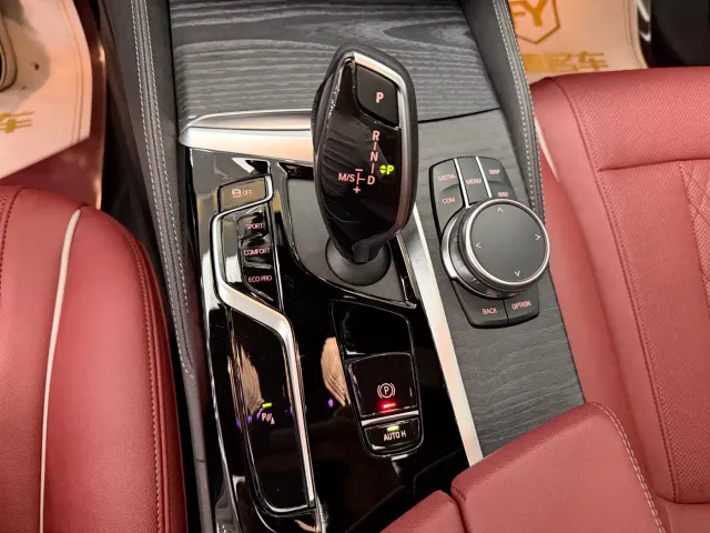 BMW 5 Series — Фото автомобиля 20