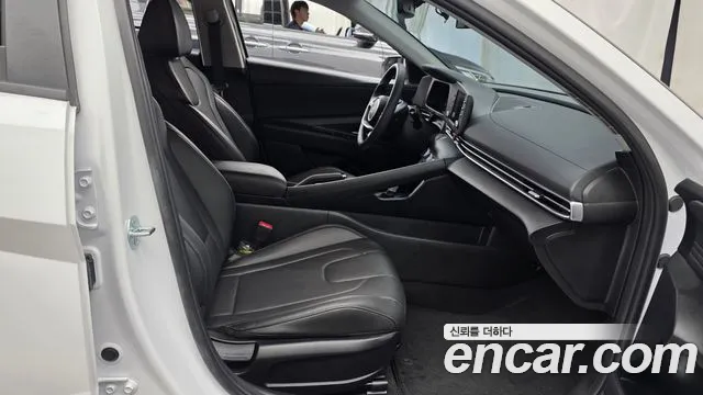 Hyundai Avante CN7 — Фото автомобиля 16