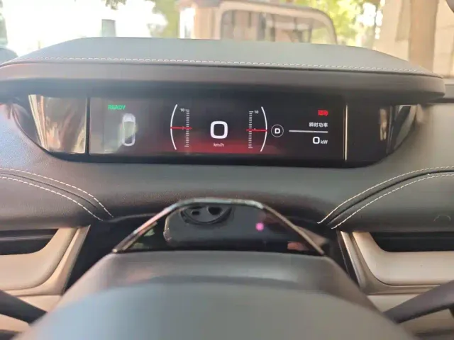 Xiaomi SU7 — Фото автомобиля 7