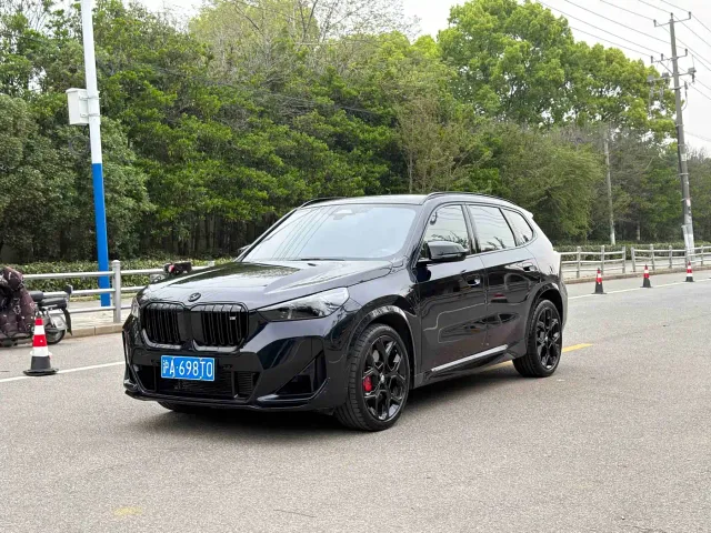 Фотография автомобиля — BMW X1