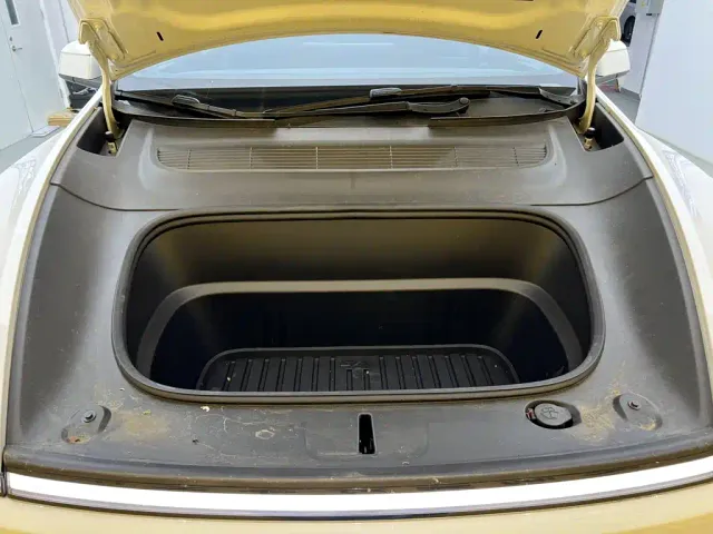 Tesla Model Y — Фото автомобиля 10