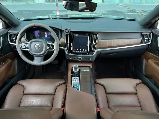 Volvo S90 — Фото автомобиля 16