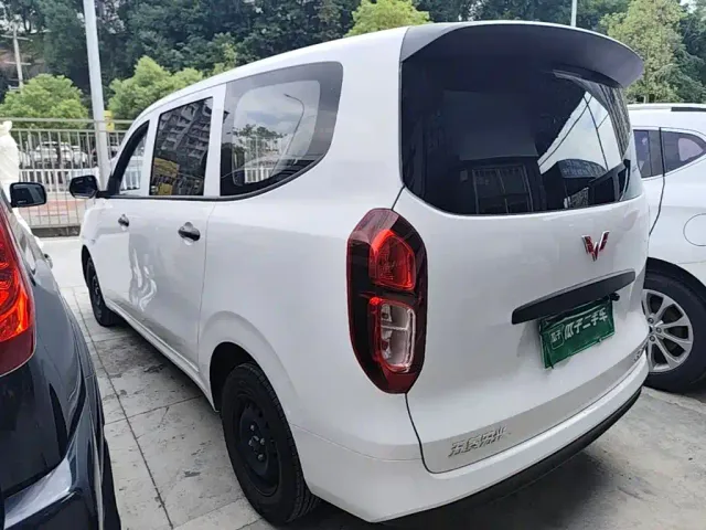 Wuling Hongguang — Фото автомобиля 4