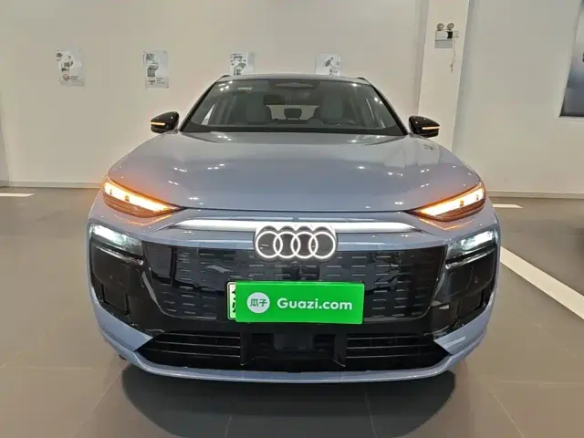 Audi Q6L e-tron — Фото автомобиля 2