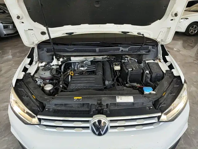 Volkswagen Touran — Фото автомобиля 19