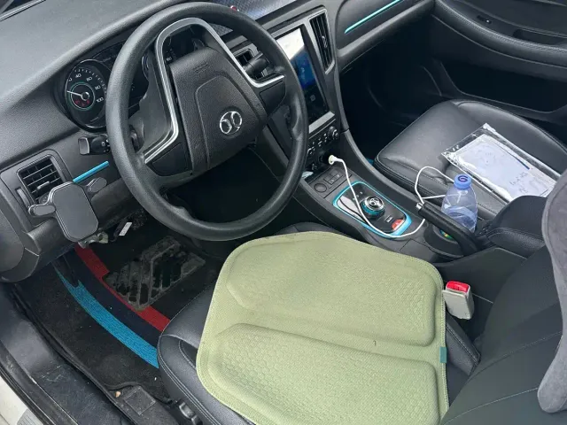 BAIC New Energy BAIC EU Series — Фото автомобиля 8