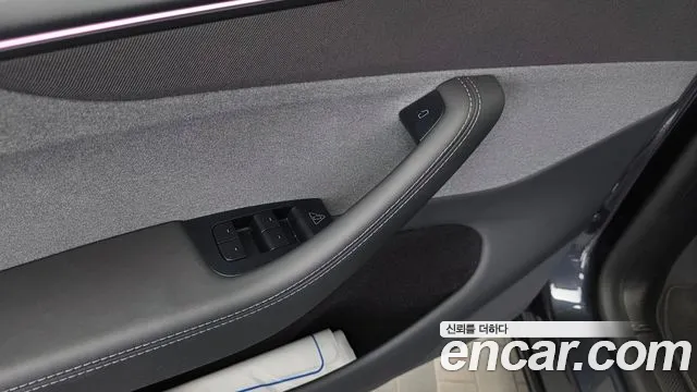 Tesla Model Y — Фото автомобиля 27