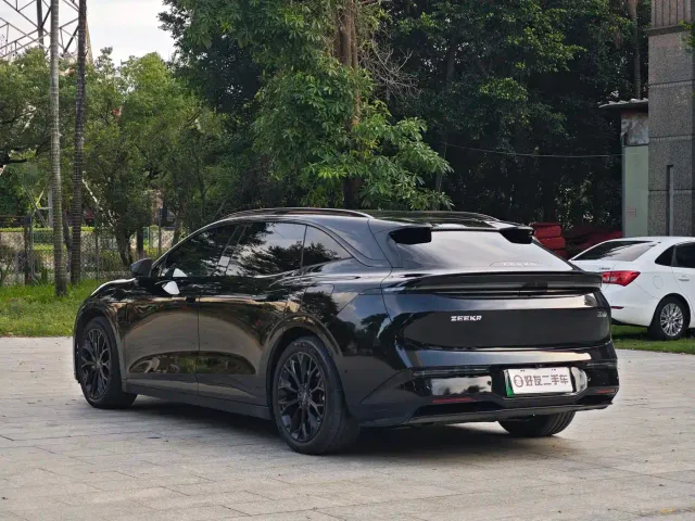 Zeekr 007 GT — Фото автомобиля 7