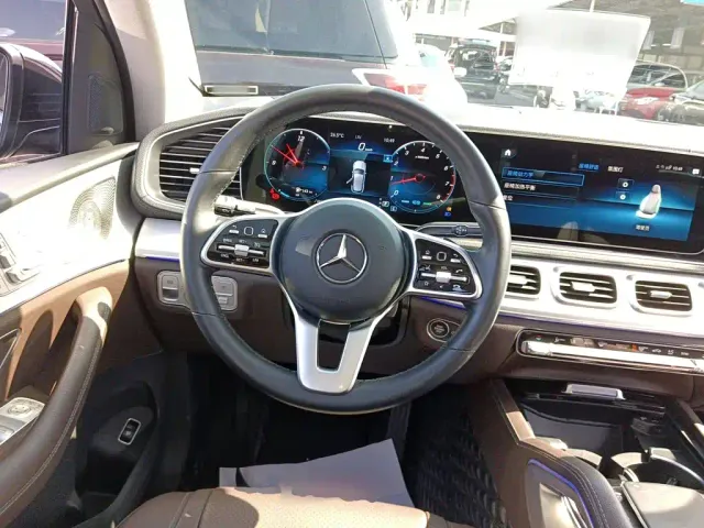 Mercedes-Benz GLE-Class — Фото автомобиля 10
