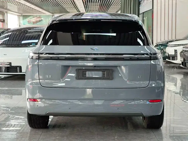Li Auto L7 — Фото автомобиля 15
