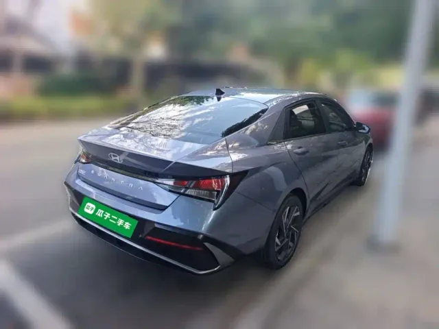 Hyundai Elantra — Фото автомобиля 4