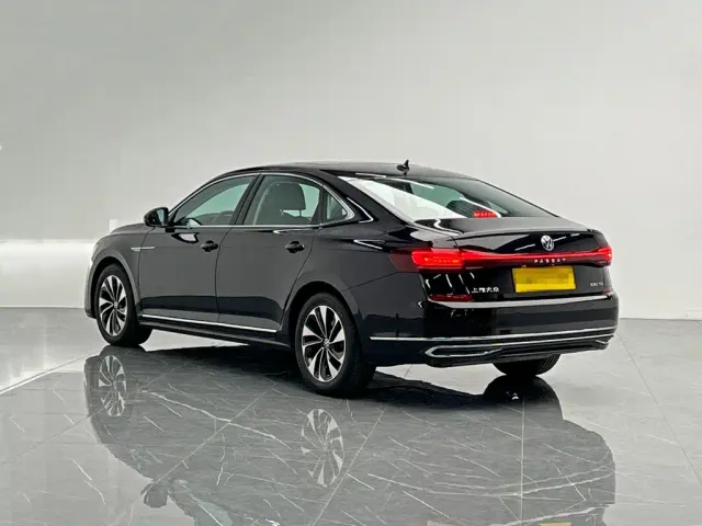 Volkswagen Passat — Фото автомобиля 4