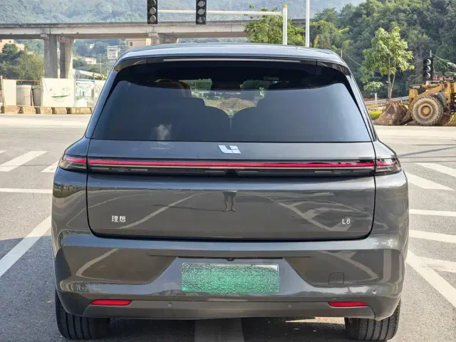 Li Auto L8 — Фото автомобиля 5