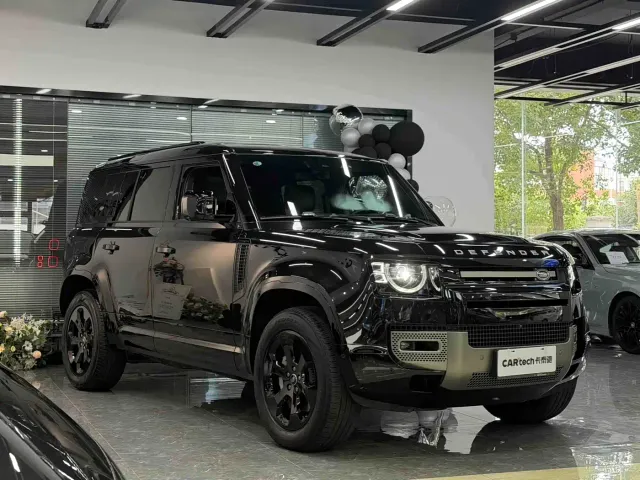Land Rover Defender — Фото автомобиля 3