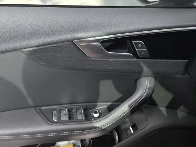 Audi A4L — Фото автомобиля 7