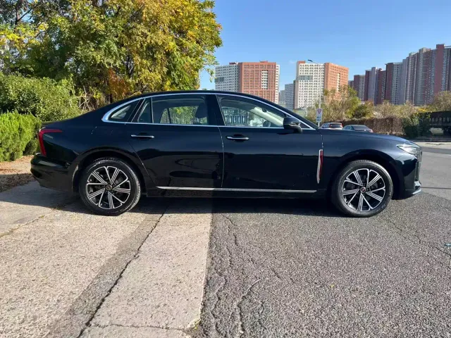 Hongqi H5 PHEV — Фото автомобиля 13