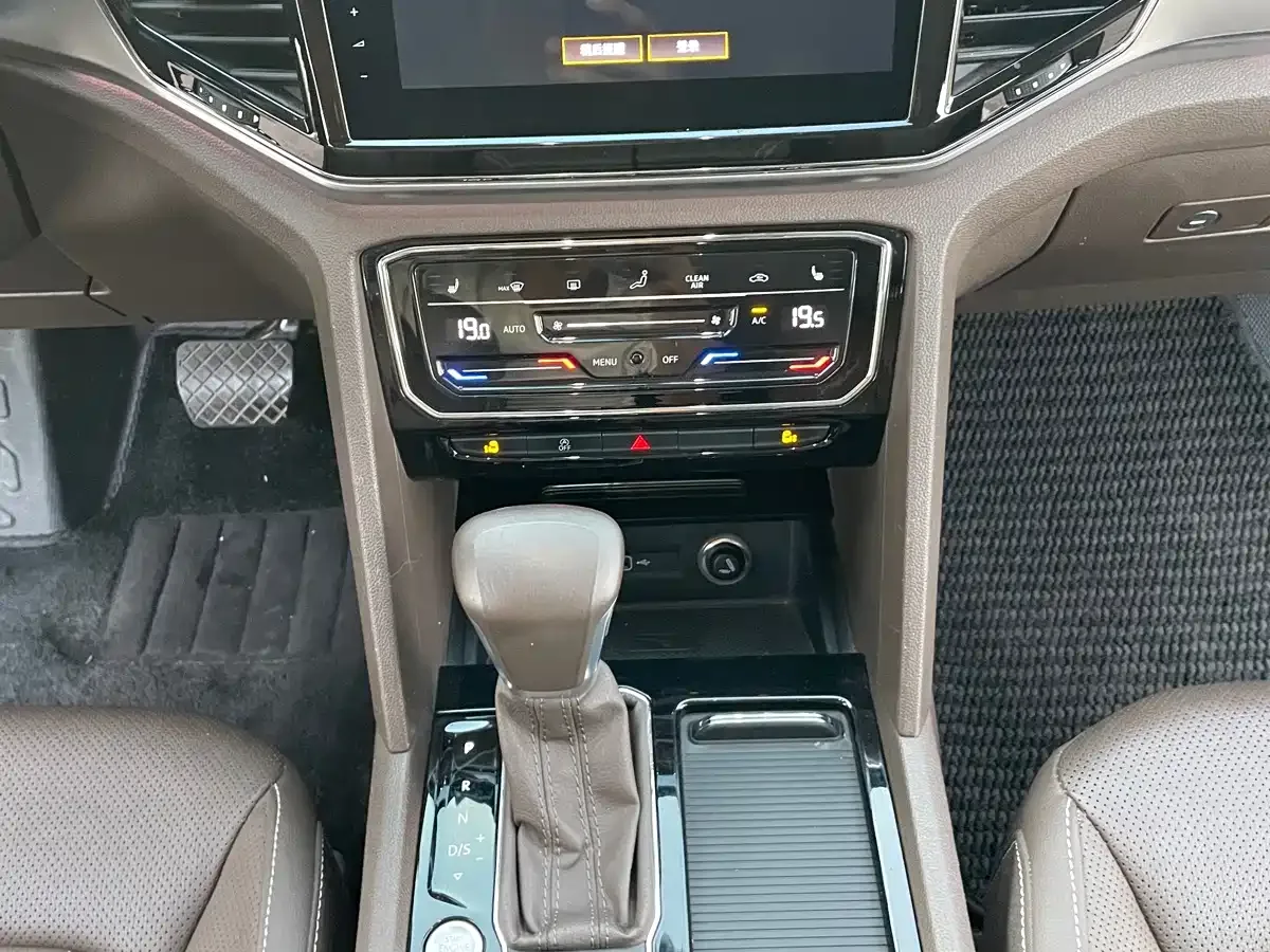 Volkswagen Viloran 2020 330TSI Luxury Edition — Фото автомобиля 8
