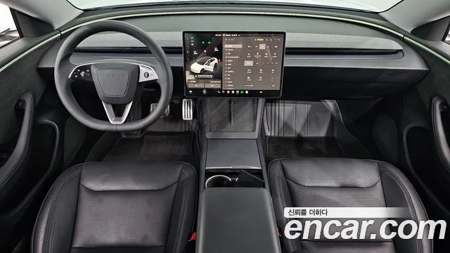 Tesla Model 3 — Фото автомобиля 10