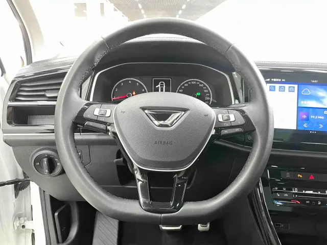 Jetta VS7 — Фото автомобиля 8