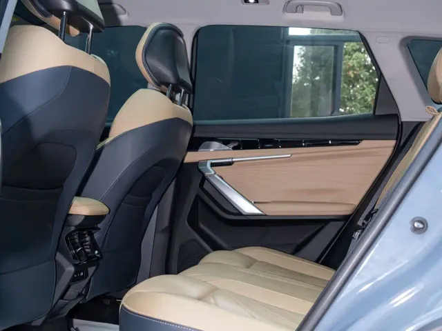 Geely Boyue L — Фото автомобиля 11