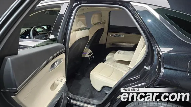 Genesis GV70 2.5T Бензин 2WD — Фото автомобиля 11