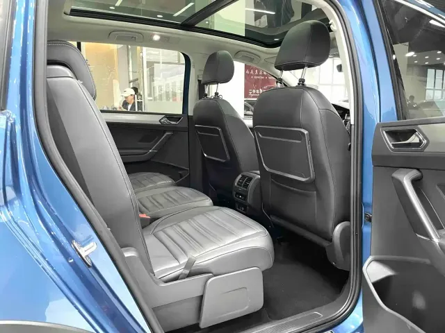Volkswagen Touran — Фото автомобиля 13