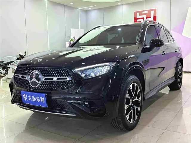Фотография автомобиля — Mercedes-Benz GLC-Class