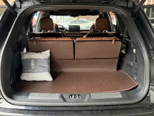 Lincoln Aviator — Фото автомобиля 16